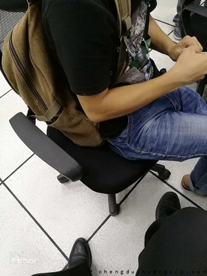 中粮鸿云业主盗窃电线嫌疑人